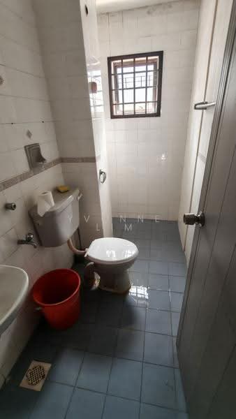 Rumah Teres 2-Tingkat untuk Dijual di Taman Tan Sri Yaacob (Johor Bahru) - Yvonne Lim - Bathroom - PropertyGuru.com.my