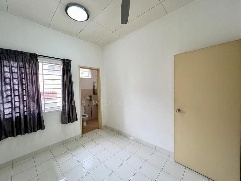 Rumah Teres untuk Disewa di Taman Sierra Perdana (Masai) - Desmond Lee - Bathroom - PropertyGuru.com.my
