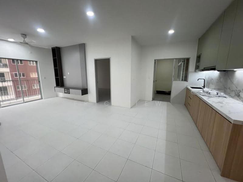 Kondominium untuk Disewa di Residensi Sateria - Eric Siew - Living Room - PropertyGuru.com.my