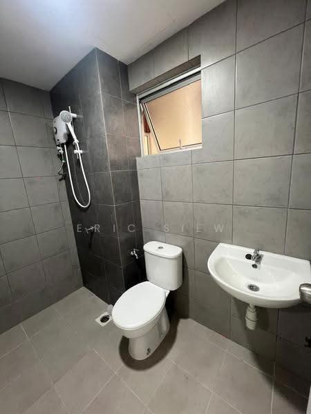Kondominium untuk Disewa di Residensi Sateria - Eric Siew - Bathroom - PropertyGuru.com.my