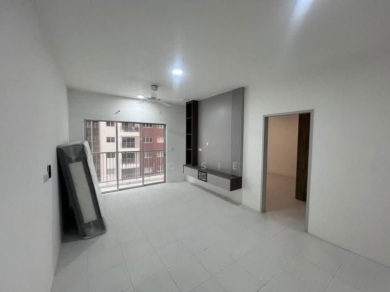 Kondominium untuk Disewa di Residensi Sateria - Eric Siew - Living Room - PropertyGuru.com.my