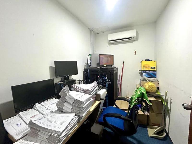 Kilang untuk Dijual di Bandar Baru Sungai Buloh (Sungai Buloh) - Ishak Ramli - Study - PropertyGuru.com.my