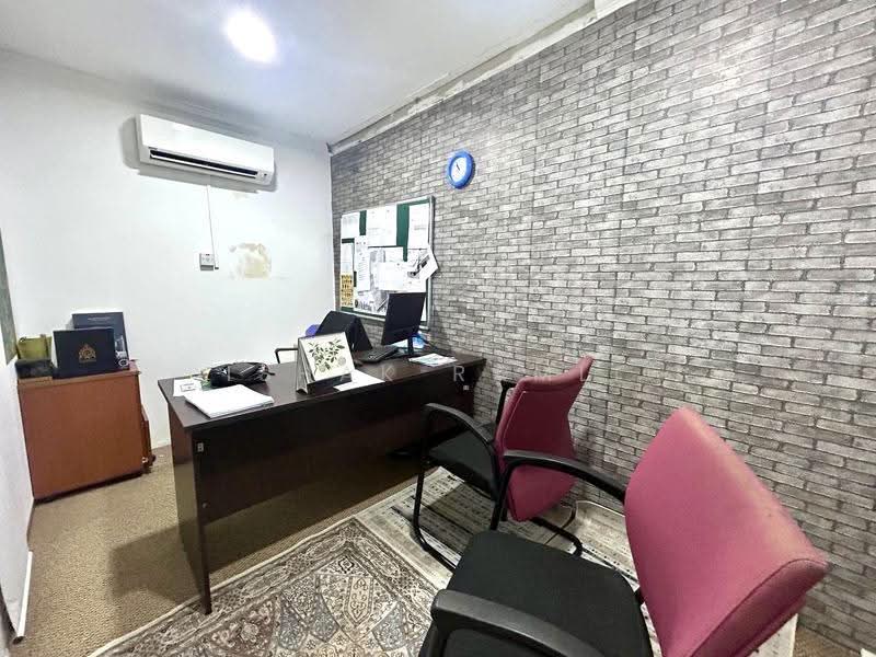 Kilang untuk Dijual di Bandar Baru Sungai Buloh (Sungai Buloh) - Ishak Ramli - Study - PropertyGuru.com.my