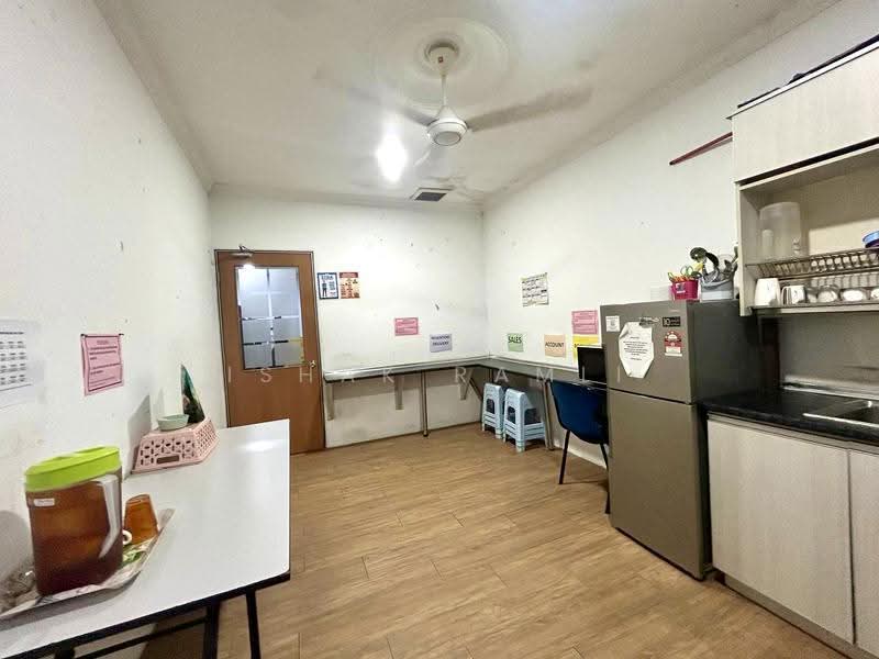 Kilang untuk Dijual di Bandar Baru Sungai Buloh (Sungai Buloh) - Ishak Ramli - Kitchen - PropertyGuru.com.my