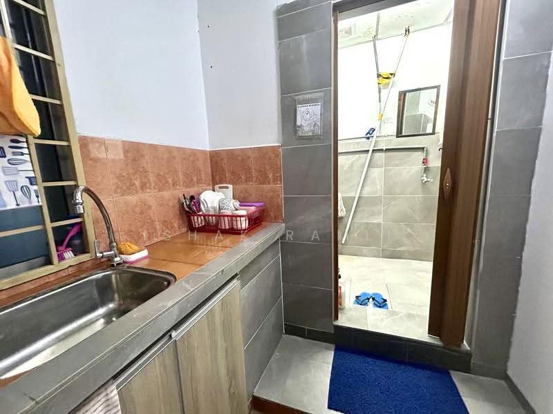 Kilang untuk Dijual di Bandar Baru Sungai Buloh (Sungai Buloh) - Ishak Ramli - Kitchen - PropertyGuru.com.my