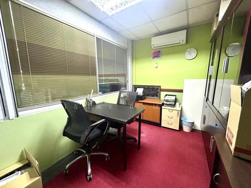 Kilang untuk Dijual di Bandar Baru Sungai Buloh (Sungai Buloh) - Ishak Ramli - Study - PropertyGuru.com.my