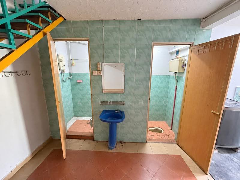 1-storey Terraced House for Sale in Sungai Siput (Perak) - Qazin Khoo - Bathroom - PropertyGuru.com.my