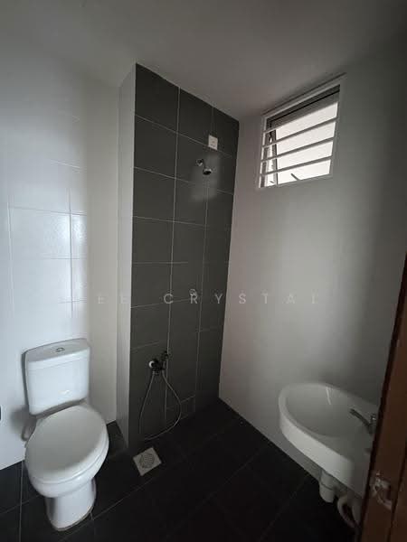 Service Residence for Rent at Ascotte Boulevard - Lee Crystal - Bathroom - PropertyGuru.com.my