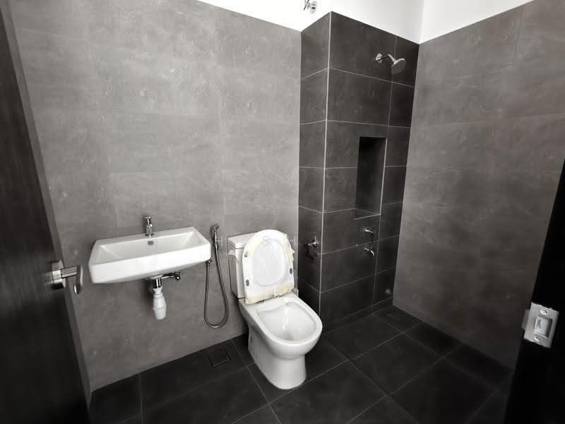 Terraced House for Sale in Johor Bahru (Johor) - Shishi . - Bathroom - PropertyGuru.com.my