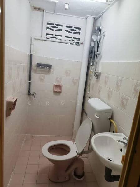Pangsapuri untuk Disewa di Metro Villa - Chris Choo - Bathroom - PropertyGuru.com.my