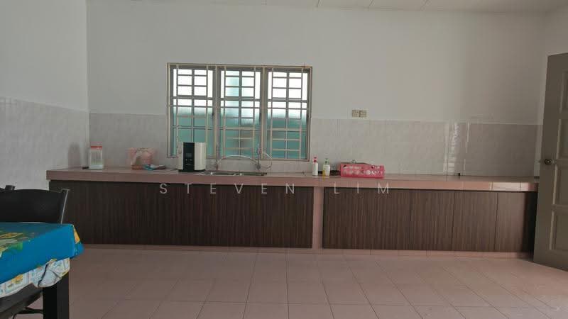 Semi-Detached House for Sale in Taman Cheng Setia (Cheng) - Steven Lim - Kitchen - PropertyGuru.com.my