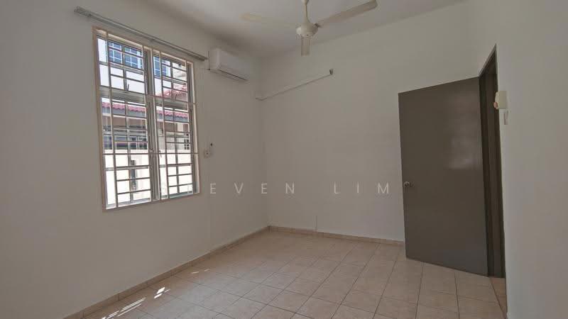 Semi-Detached House for Sale in Taman Cheng Setia (Cheng) - Steven Lim - Interior - PropertyGuru.com.my