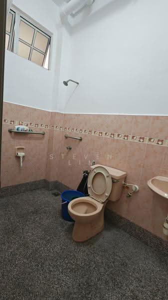 Semi-Detached House for Sale in Taman Cheng Setia (Cheng) - Steven Lim - Bathroom - PropertyGuru.com.my