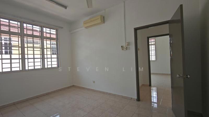 Semi-Detached House for Sale in Taman Cheng Setia (Cheng) - Steven Lim - Interior - PropertyGuru.com.my
