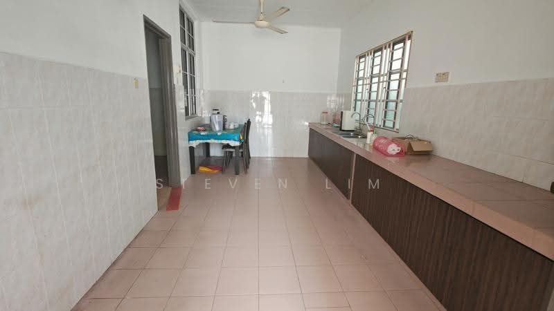 Semi-Detached House for Sale in Taman Cheng Setia (Cheng) - Steven Lim - Kitchen - PropertyGuru.com.my