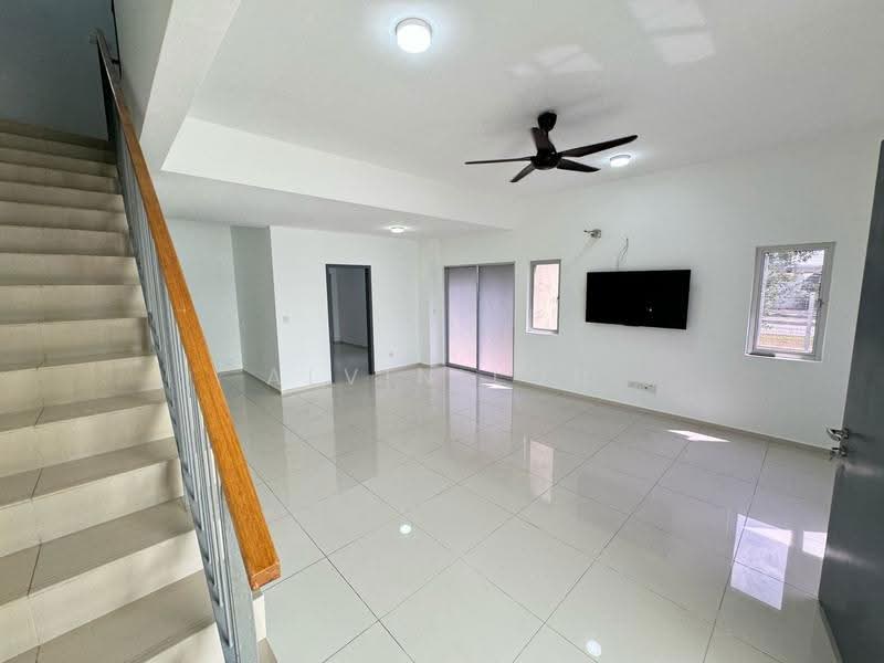 Rumah Teres untuk Dijual di Cyberjaya (Selangor) - Alvin Loh - Living Room - PropertyGuru.com.my
