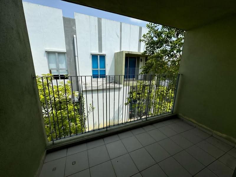 Rumah Teres untuk Dijual di Cyberjaya (Selangor) - Alvin Loh - Balcony - PropertyGuru.com.my