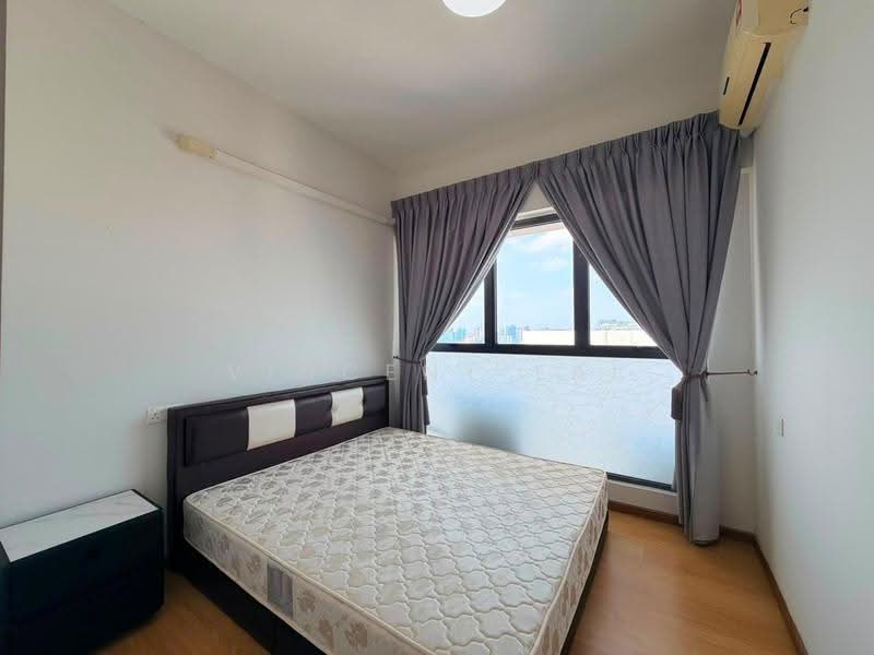 Condominium for Sale at Bay Point @ Country Garden Danga Bay - Vincent Lai - Bedroom - PropertyGuru.com.my