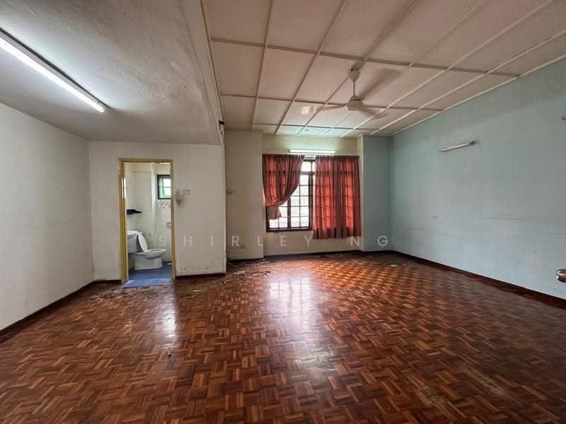 Rumah Teres 2-Tingkat untuk Dijual di Taman Sea (Petaling Jaya) - Shirley Ng - Bathroom - PropertyGuru.com.my