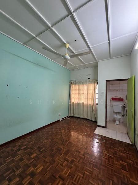 Rumah Teres 2-Tingkat untuk Dijual di Taman Sea (Petaling Jaya) - Shirley Ng - Bathroom - PropertyGuru.com.my