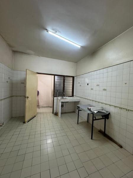 Rumah Teres 2-Tingkat untuk Dijual di Taman Sea (Petaling Jaya) - Shirley Ng - Kitchen - PropertyGuru.com.my