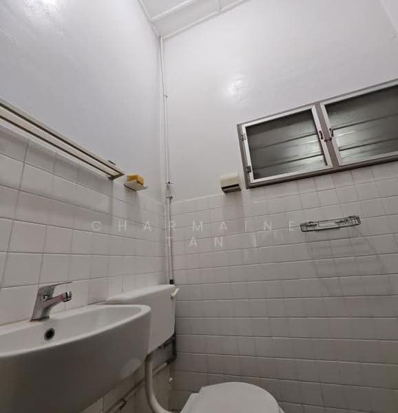 Rumah Teres 2-Tingkat untuk Dijual di Kepong Baru (Kepong) - Charmaine Tan - Bathroom - PropertyGuru.com.my