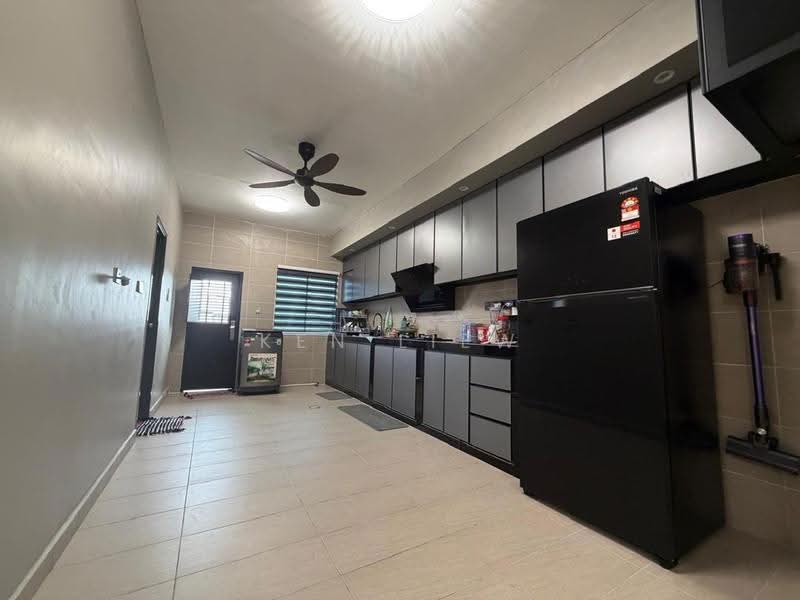 2-storey Terraced House for Rent in Taman Pulai Bestari (Skudai) - Ken Liew - Kitchen - PropertyGuru.com.my