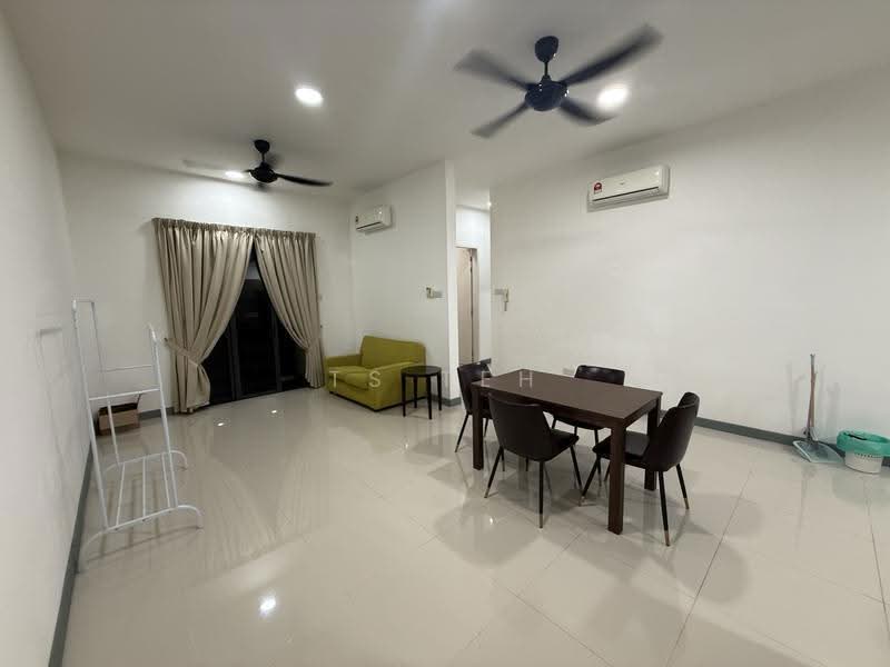 Kediaman Servis untuk Disewa di South View - TS Teh - Living Room - PropertyGuru.com.my
