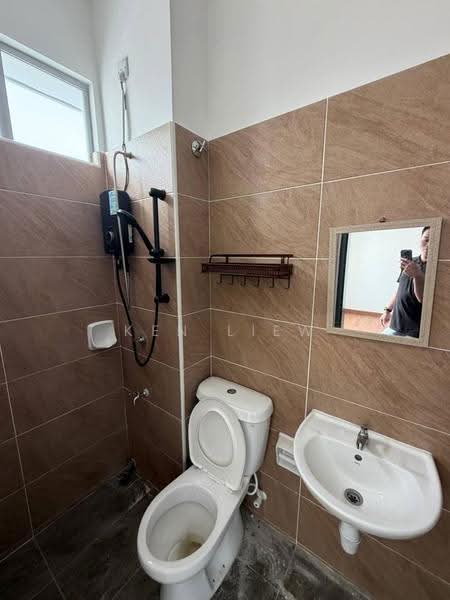 2-storey Terraced House for Sale in Taman Dato Onn (Johor Bahru) - Ken Liew - Bathroom - PropertyGuru.com.my
