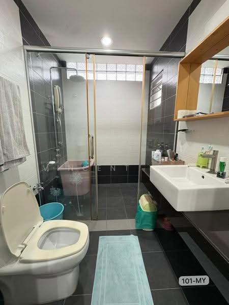 Rumah Teres 2-Tingkat untuk Dijual di Taman Sentosa (Klang) - Vincent Lee - Bathroom - PropertyGuru.com.my