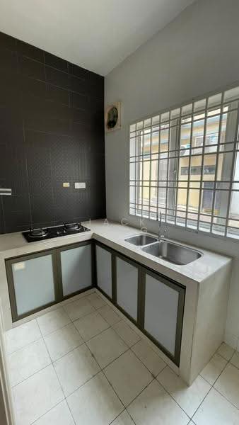Rumah Teres 2.5-Tingkat untuk Dijual di Taman Setia Indah (Tebrau) - Jack Wong - Kitchen - PropertyGuru.com.my