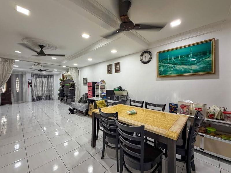 2-storey Terraced House for Sale in Taman Sri Puchong (Puchong) - Amirun Kinanah - Living Room - PropertyGuru.com.my