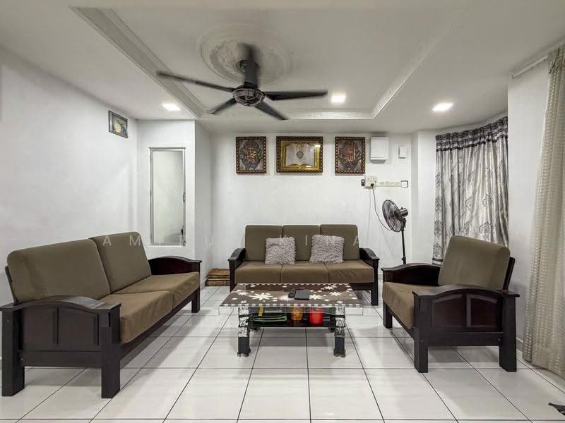 2-storey Terraced House for Sale in Taman Sri Puchong (Puchong) - Amirun Kinanah - Living Room - PropertyGuru.com.my