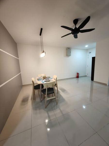 Kediaman Servis untuk Disewa di AraTre' Residences - JJ Lee - Dining Room - PropertyGuru.com.my