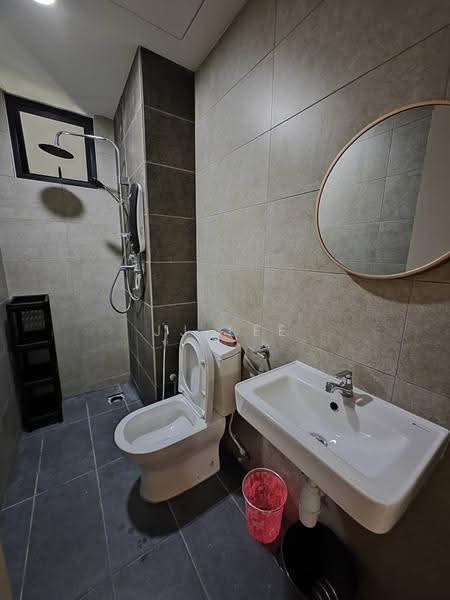 Kediaman Servis untuk Disewa di AraTre' Residences - JJ Lee - Bathroom - PropertyGuru.com.my