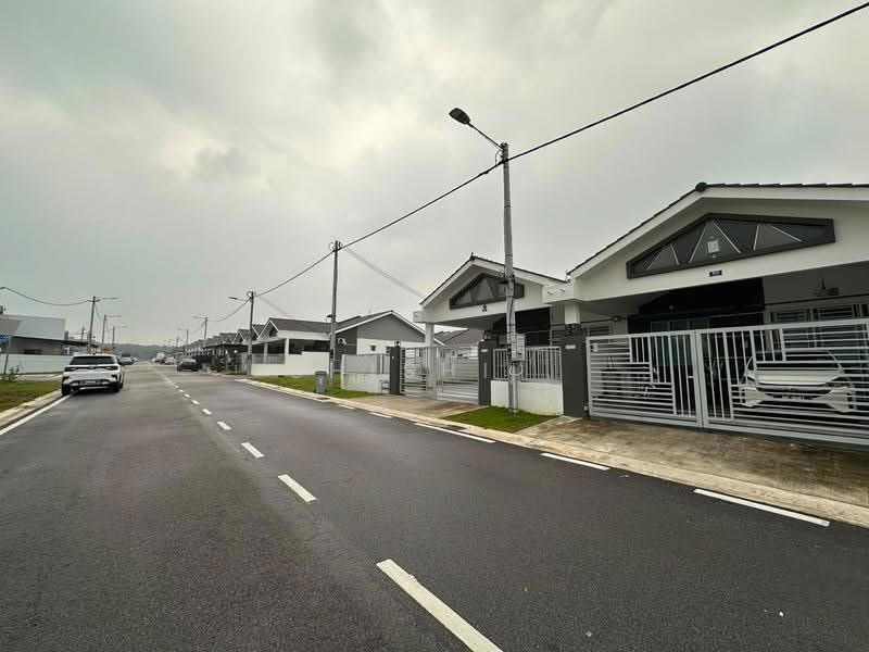 Rumah Teres 1-Tingkat untuk Dijual di Bandar Putra Kulai (Kulai) - Shishi . - Exterior - PropertyGuru.com.my