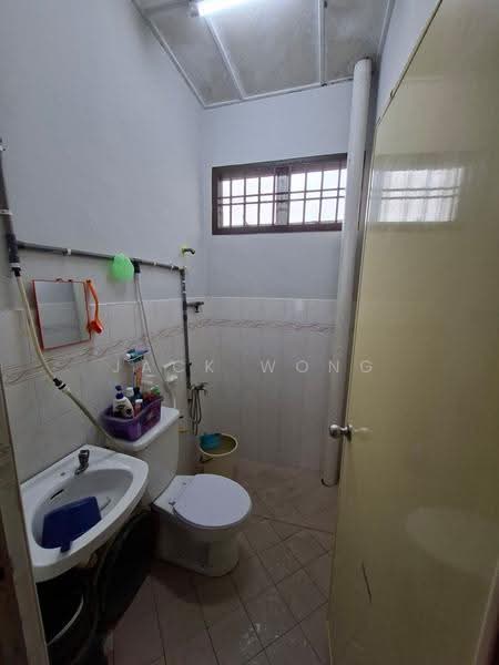 1-storey Terraced House for Sale in Taman Tanjung Puteri Resort (Pasir Gudang) - Jack Wong - Bathroom - PropertyGuru.com.my