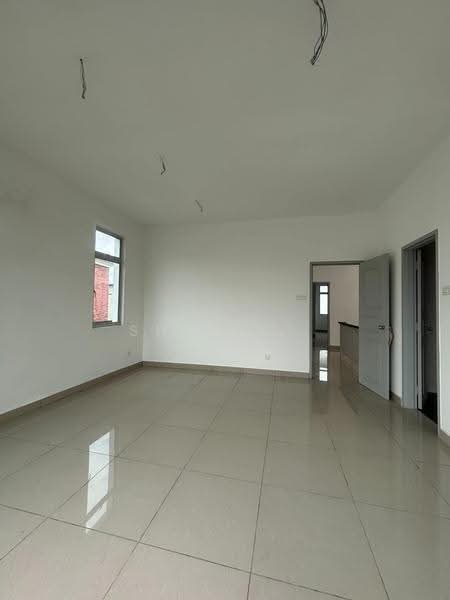 2-storey Terraced House for Sale in Bandar Indahpura (Kulai) - Shishi . - Living Room - PropertyGuru.com.my