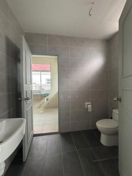 2-storey Terraced House for Sale in Bandar Indahpura (Kulai) - Shishi . - Bathroom - PropertyGuru.com.my