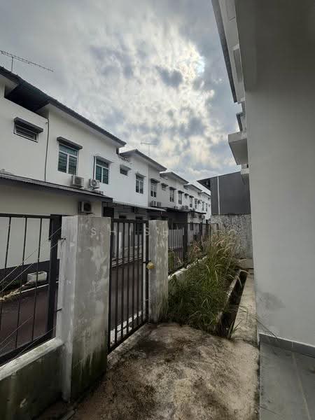 2-storey Terraced House for Sale in Bandar Indahpura (Kulai) - Shishi . - Exterior - PropertyGuru.com.my