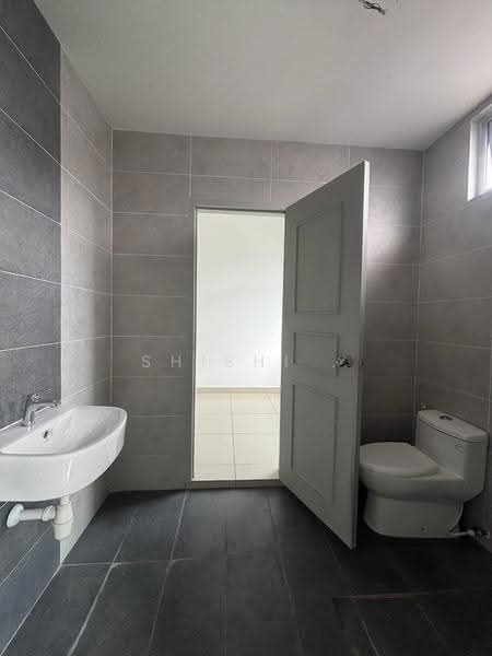 2-storey Terraced House for Sale in Bandar Indahpura (Kulai) - Shishi . - Bathroom - PropertyGuru.com.my