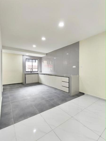 Rumah Teres 2-Tingkat untuk Dijual di Taman Daya (Johor Bahru) - Chang Kai Yin - Kitchen - PropertyGuru.com.my