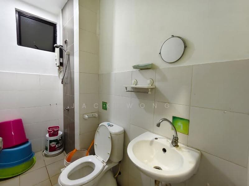 Service Residence for Sale at Jentayu Residensi @ Tampoi - Jack Wong - Bathroom - PropertyGuru.com.my