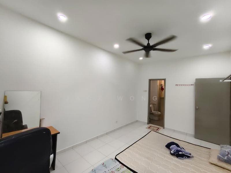 Service Residence for Sale at Jentayu Residensi @ Tampoi - Jack Wong - Bedroom - PropertyGuru.com.my