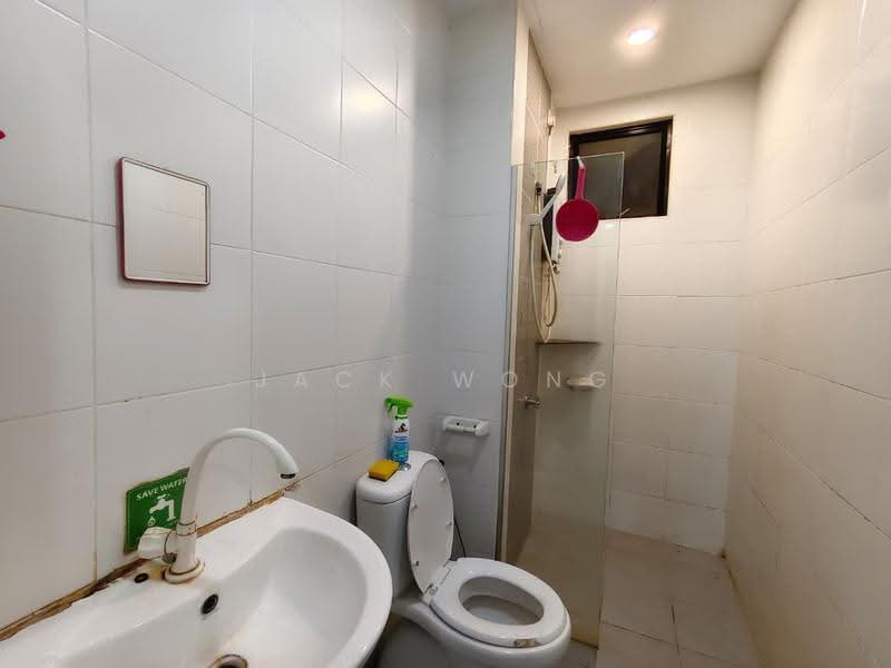 Service Residence for Sale at Jentayu Residensi @ Tampoi - Jack Wong - Bathroom - PropertyGuru.com.my
