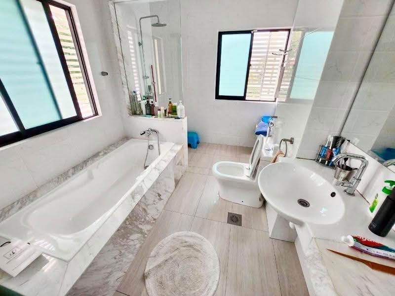 Semi-Detached House for Sale in Taman Ponderosa (Johor Bahru) - Zephyr Khoo - Bathroom - PropertyGuru.com.my