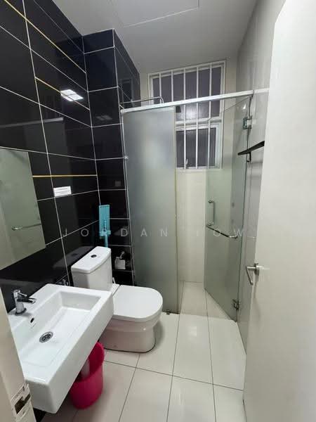 Service Residence for Rent at Skypod Residence - Jordan Low - Bathroom - PropertyGuru.com.my