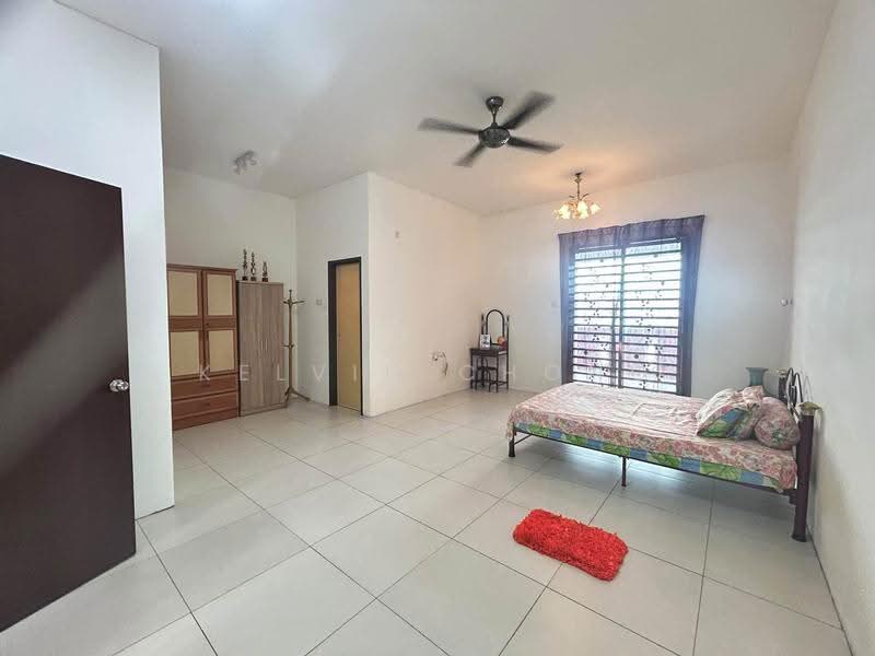 2-storey Terraced House for Sale in Taman Menglembu Timur (Menglembu) - Kelvin Chong - Bedroom - PropertyGuru.com.my