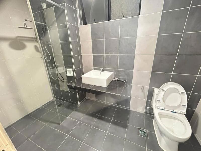 Condominium for Sale at Upper East @ Tiger Lane - Kelvin Chong - Bathroom - PropertyGuru.com.my
