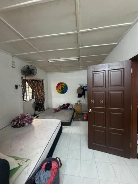 2-storey Terraced House for Sale in Taman Tampoi Indah (Tampoi) - Jack Wong - Bedroom - PropertyGuru.com.my